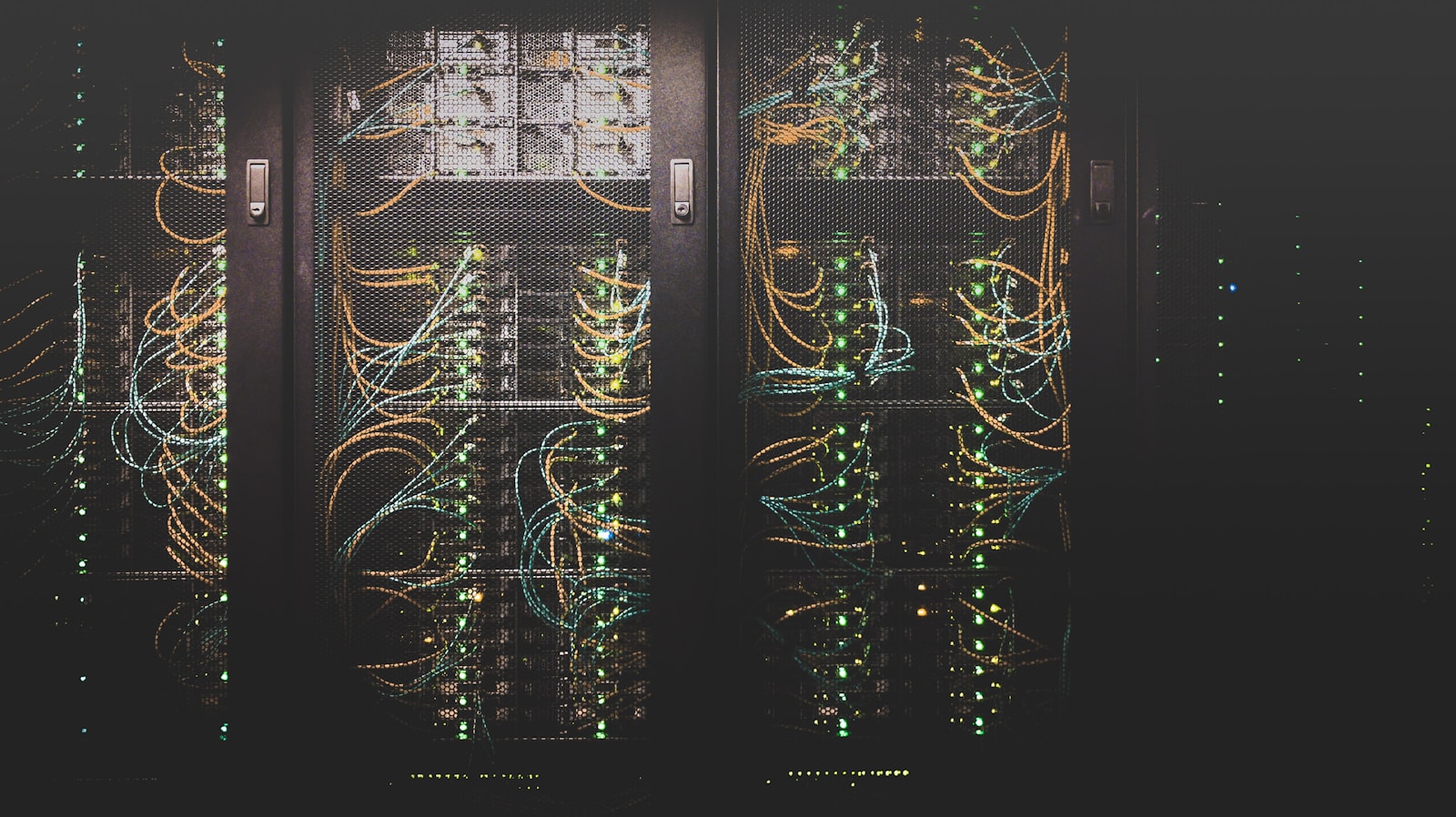 Serverraum mit Hardware für lokale KI